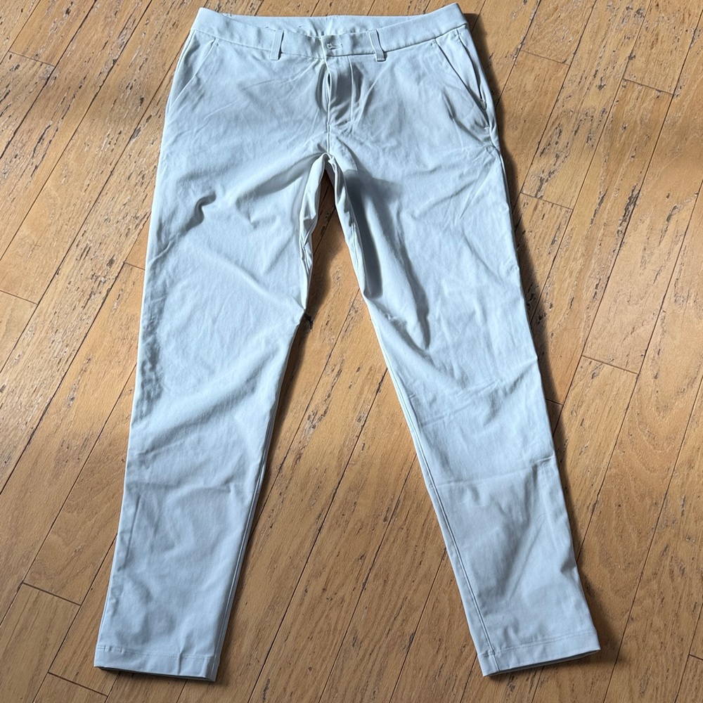 Lululemon Athletica Men's Bone active Chinos 33 x 34 slim fit NWOT